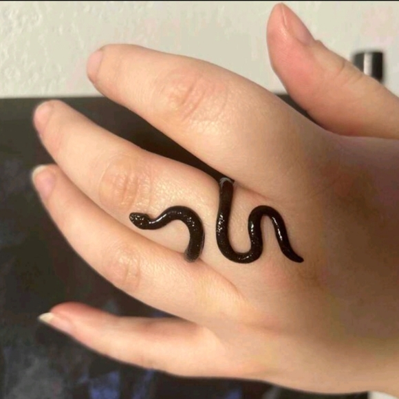 NEW Black Snake Statement Adjustable Ring Costume Jewelry - Picture 5 of 5